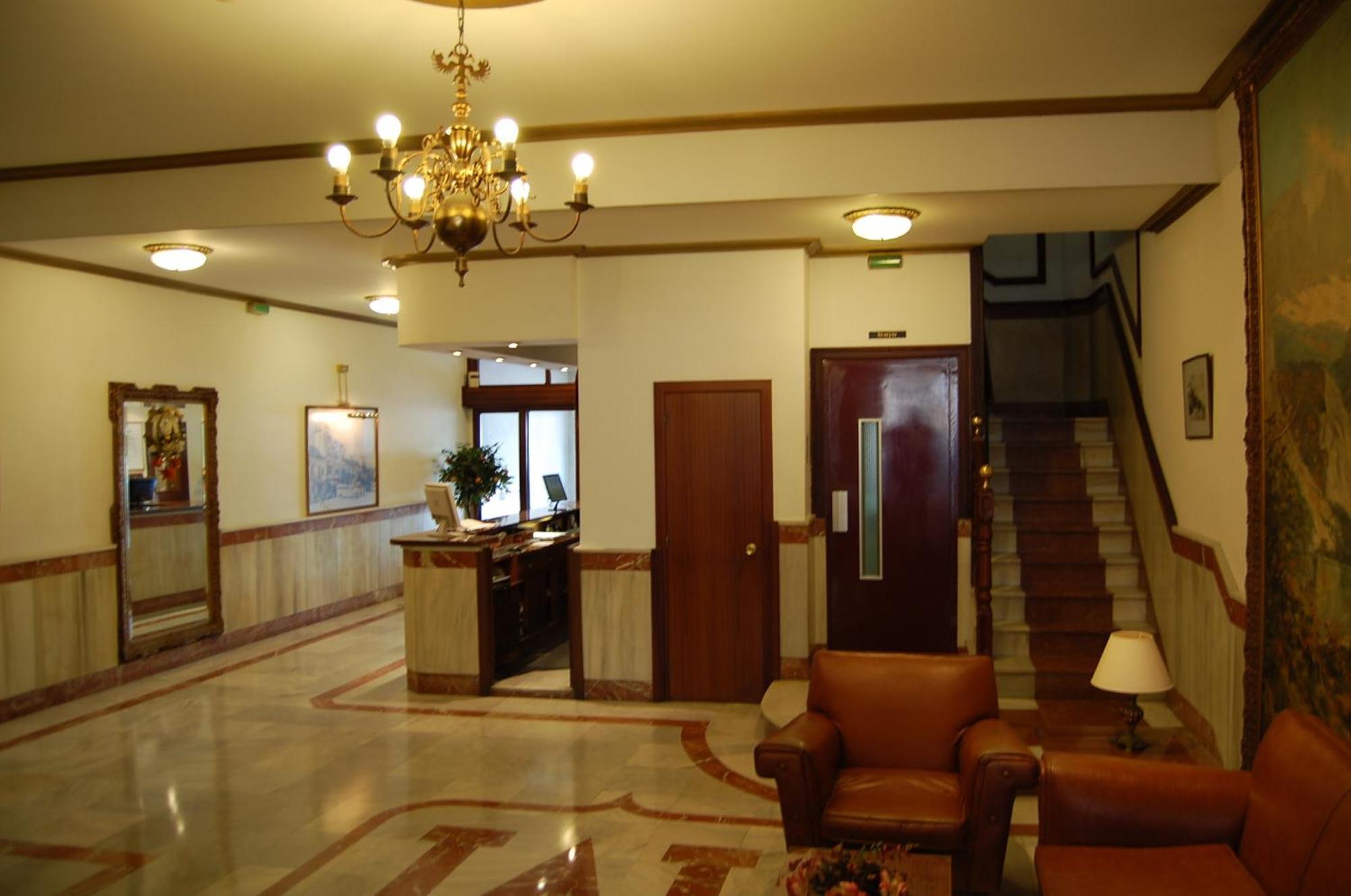 Hotel Marina Victoria Algeciras Exterior foto
